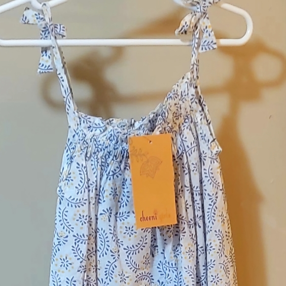 Dress - Picture 3 of 4